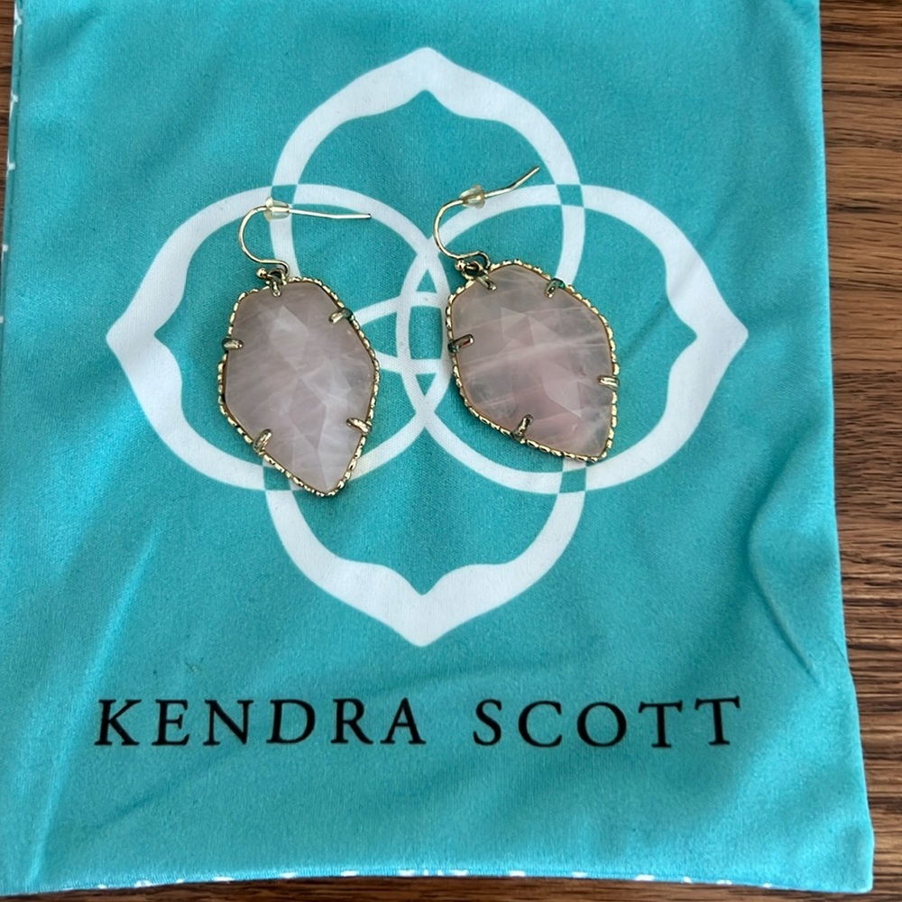 Kendra Scott - Rose Quartz Gold drop earrings
